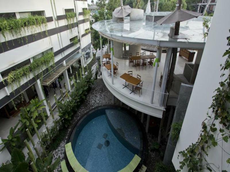 Grandmas Hotel
