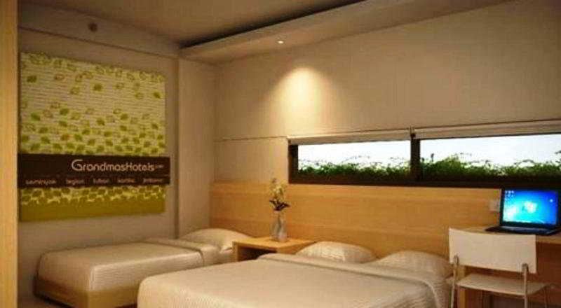 Grandmas Hotel 3*